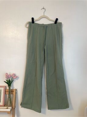 Gap stretch light green sweatpants with drawstring size small